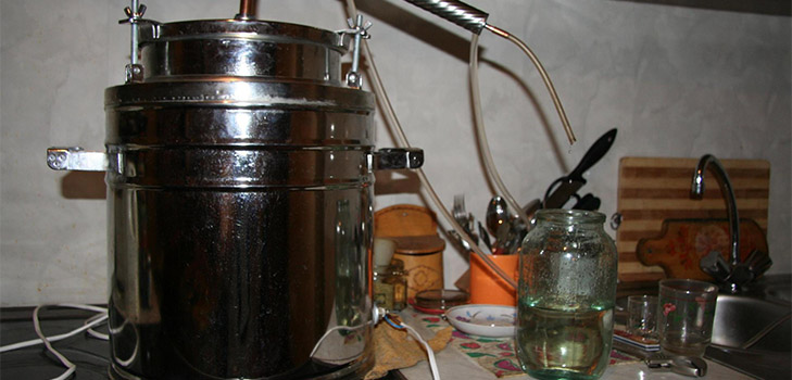 Den klassiske oppskriften på moonshine fra birkesaft