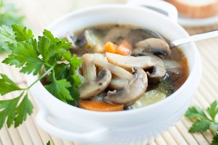 Soppsuppe er en utmerket tallerken for et tilfeldig bord