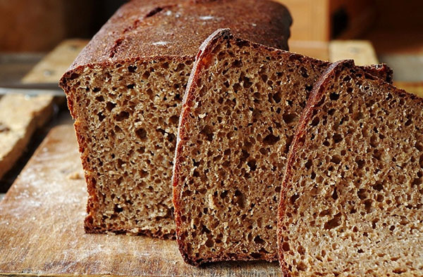 En oppskrift på smakfull og sunt brød med bokhveteflak