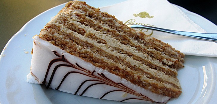 Kake for nyttår: kake av esterhazy, oppskrift med bilde