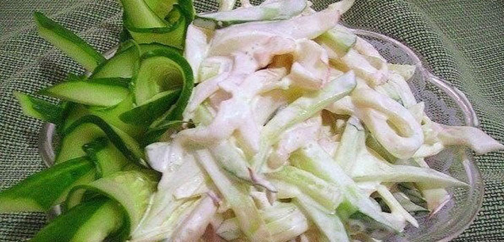 Lenten bord dekorasjon - blekksprut salat