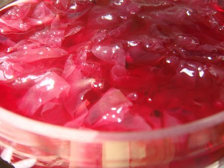 Jam fra kronbladene av roser Jam fra kronbladene av roser