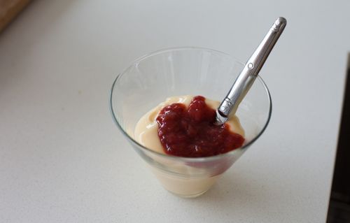 Jam med rabarber jordbær