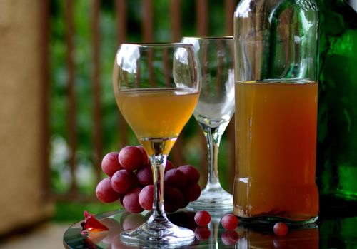 Vin fra druer hjemme: oppskrifter, teknologi. Hvordan lage hjemmelaget vin fra druer