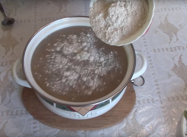 Epler til vinteren i bankene - billets og oppskrifter - gjennomvåt og kiler, kompott, syltetøy, kakebiter. Hvordan holde epler om vinteren hjemme