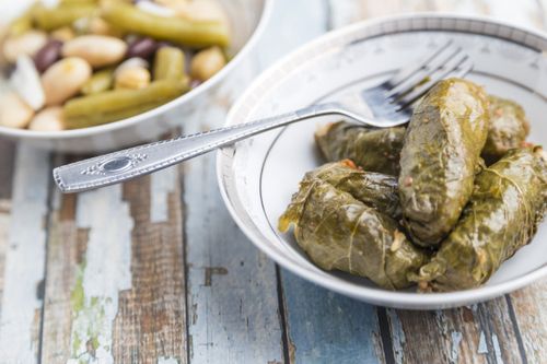 Høsting av vintreblad for dolma til vinteren. Drueblade for vinter: hvordan å konspirere