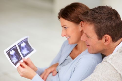 Hva er sannsynligheten for å bli gravid med tvillinger?